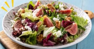  Fruit and nut snack plate inspired by the Mediterranean diet